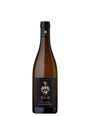 2022 SONNENBERG Weissburgunder VDP.GROSSE LAGE vom Weingut Jülg. Schwarzes Etikett und Halsschleife. Weiße Inschrift. Handlese. Schonende Verarbeitung. Ausbau im Barrique und Tonneau. Zarte Anklänge von gelben Früchten und floralen Noten.